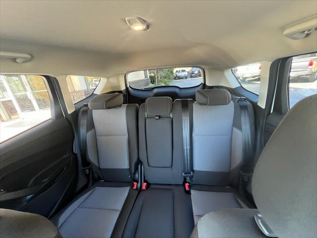 Photo of 2017 White Ford Escape