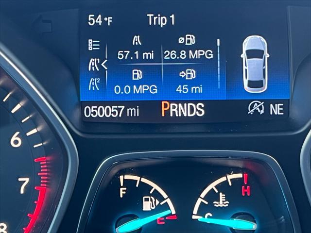 Photo of 2017 White Ford Escape