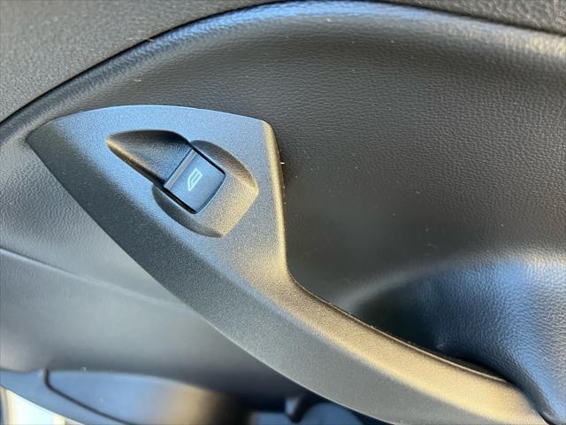Photo of 2017 White Ford Escape