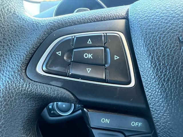 Photo of 2017 White Ford Escape