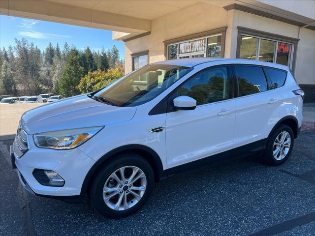 Photo of 2017 White Ford Escape