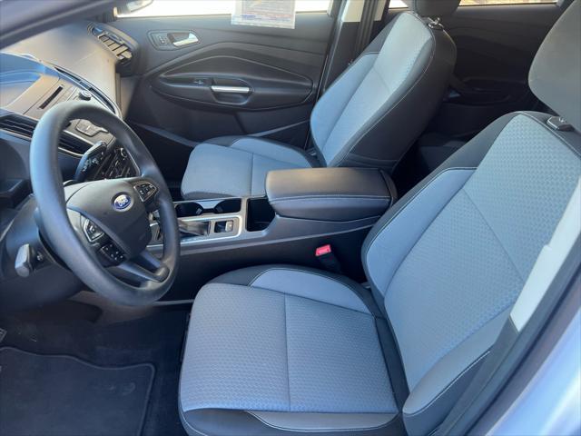 Photo of 2017 White Ford Escape