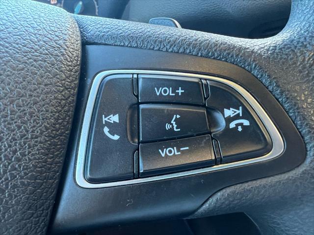 Photo of 2017 White Ford Escape
