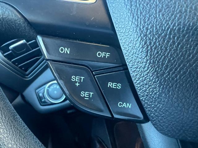 Photo of 2017 White Ford Escape