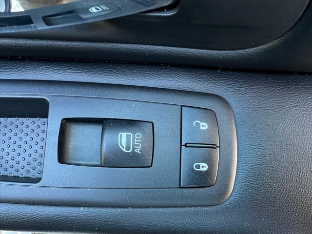 Photo of 2019 White Knuckle Clearcoat Dodge Grand Caravan
