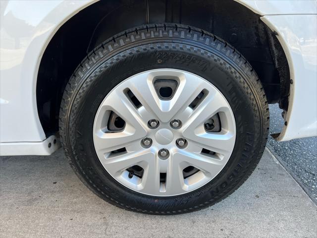 Photo of 2019 White Knuckle Clearcoat Dodge Grand Caravan