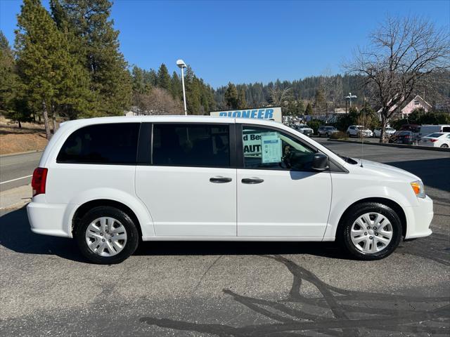 Photo of 2019 White Knuckle Clearcoat Dodge Grand Caravan