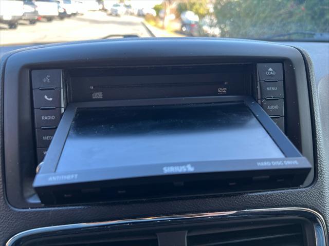 Photo of 2019 White Knuckle Clearcoat Dodge Grand Caravan