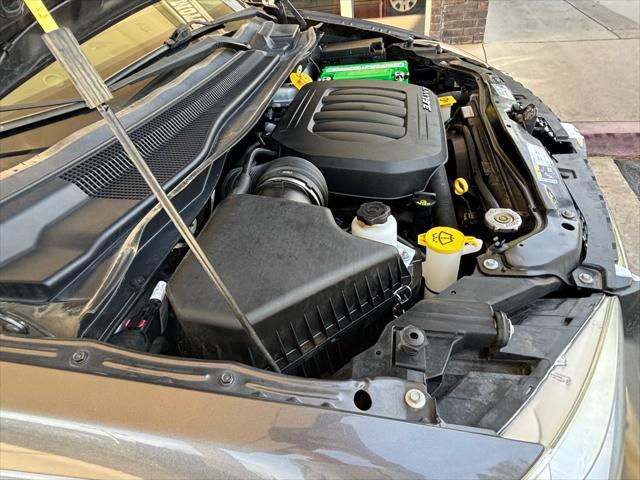 Photo of 2017 Granite Pearlcoat Dodge Grand Caravan