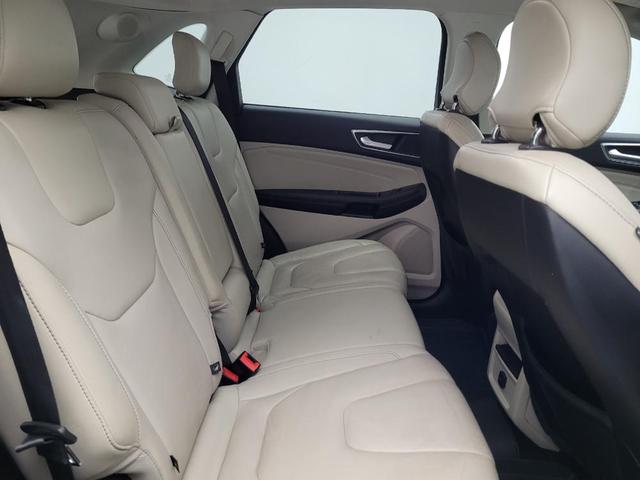 Photo of 2017 Shadow Black Ford Edge