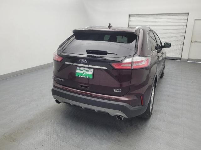 Photo of 2020 Red Ford Edge
