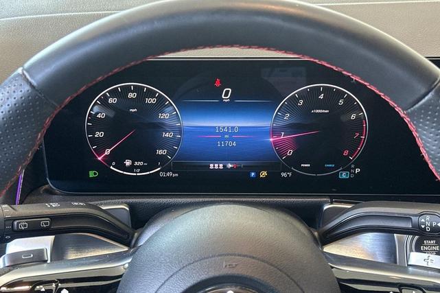 Photo of 2024 Polar White Mercedes-Benz GLB 250