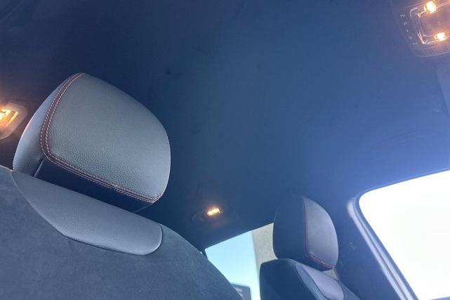 Photo of 2024 Polar White Mercedes-Benz GLB 250