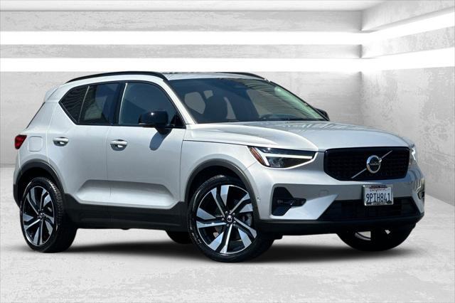 2025 Volvo XC40
