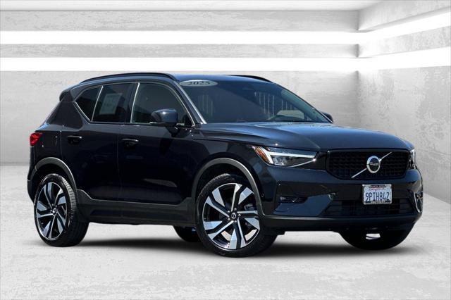 2025 Volvo XC40