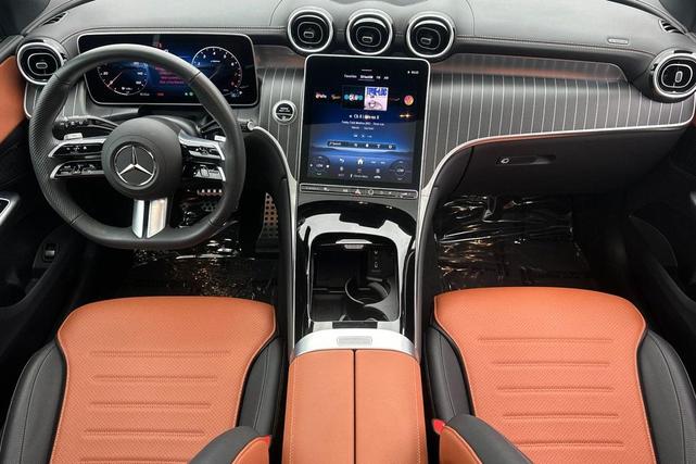 Photo of 2025 Polar White Mercedes-Benz GLC 300