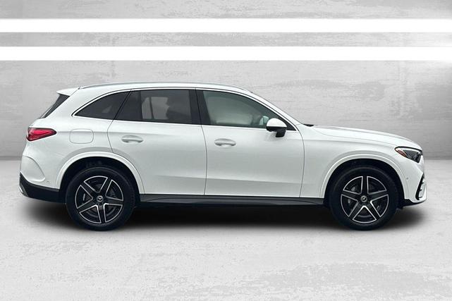 Photo of 2025 Polar White Mercedes-Benz GLC 300