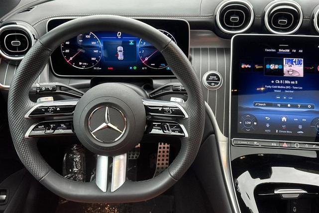 Photo of 2025 Polar White Mercedes-Benz GLC 300