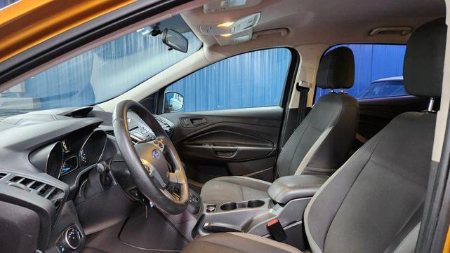 Photo of 2016 Sunset Ford Escape
