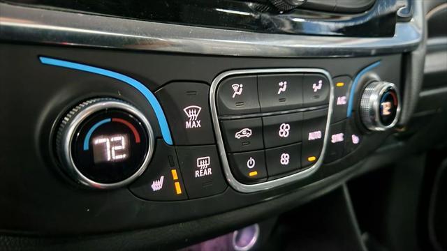 Photo of 2020 Midnight Blue Metallic Chevrolet Traverse