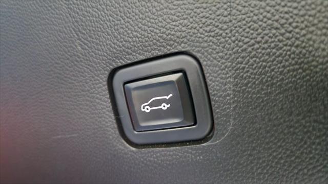 Photo of 2020 Midnight Blue Metallic Chevrolet Traverse