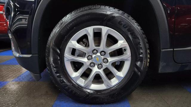 Photo of 2020 Midnight Blue Metallic Chevrolet Traverse