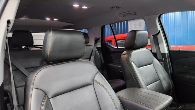 Photo of 2020 Midnight Blue Metallic Chevrolet Traverse