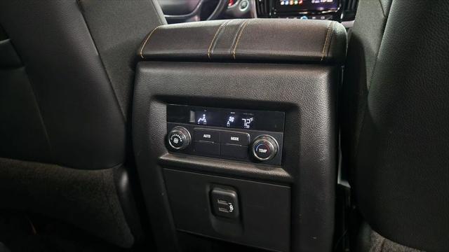 Photo of 2020 Midnight Blue Metallic Chevrolet Traverse
