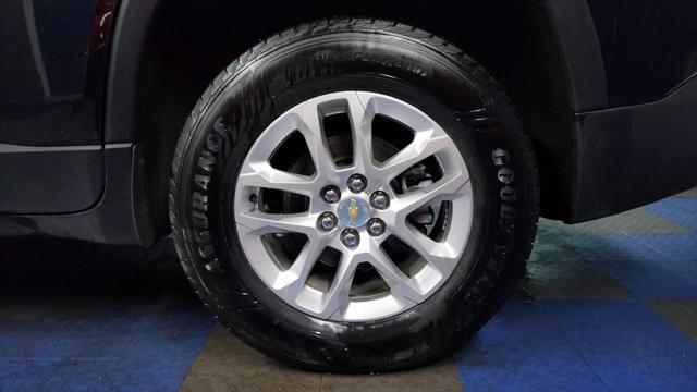 Photo of 2020 Midnight Blue Metallic Chevrolet Traverse