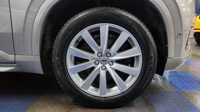 Photo of 2016 Luminous Sand Metallic Volvo XC90