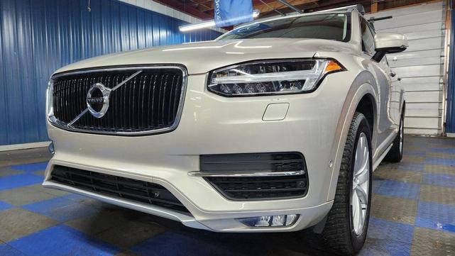 Photo of 2016 Luminous Sand Metallic Volvo XC90