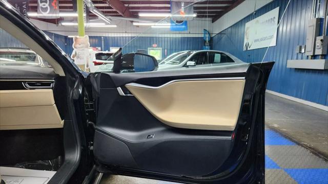 Photo of 2013 Black Tesla Model S