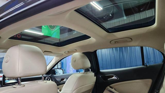 Photo of 2017 Black Mercedes-Benz GLA 250