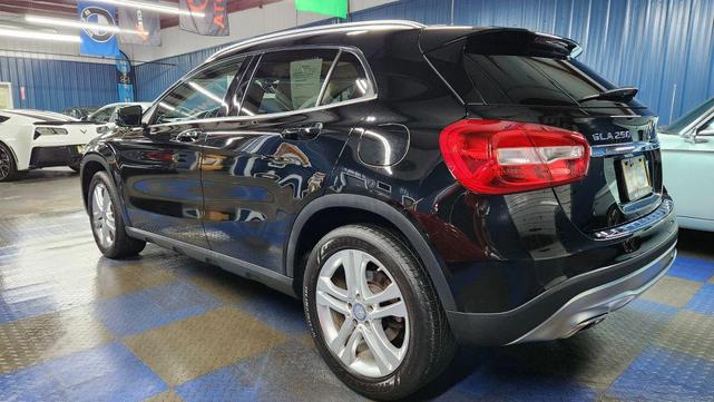 Photo of 2017 Black Mercedes-Benz GLA 250