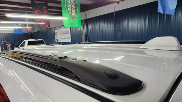 Photo of 2017 White Knuckle Clearcoat Dodge Durango