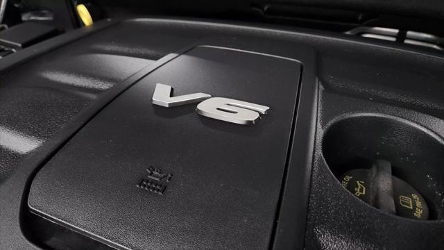 Photo of 2017 White Knuckle Clearcoat Dodge Durango