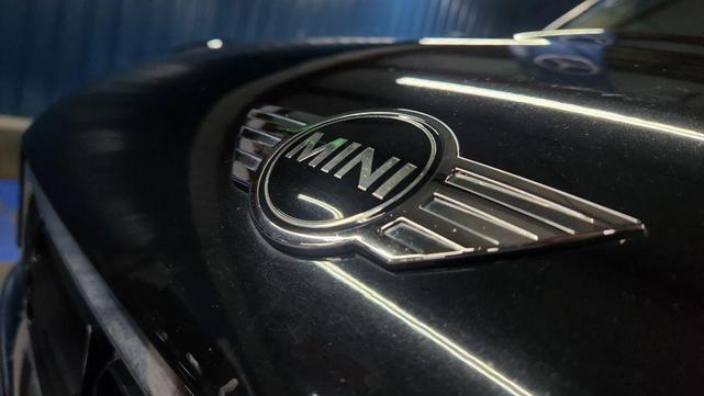 Photo of 2016 Absolute Black Metallic MINI Countryman