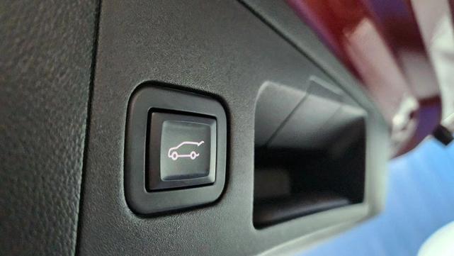 Photo of 2018 Red Cadillac XT5