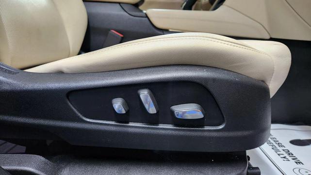 Photo of 2018 Red Cadillac XT5