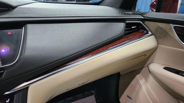 Photo of 2018 Red Cadillac XT5