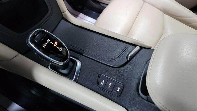 Photo of 2018 Red Cadillac XT5
