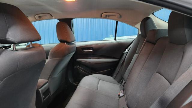 Photo of 2021 Classic Silver Metallic Toyota Corolla