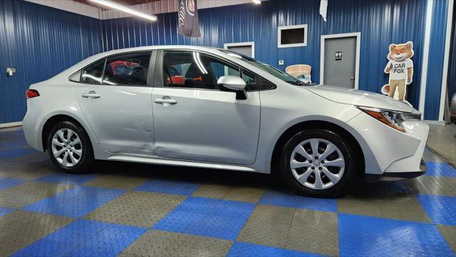 Photo of 2021 Classic Silver Metallic Toyota Corolla