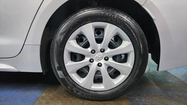 Photo of 2021 Classic Silver Metallic Toyota Corolla