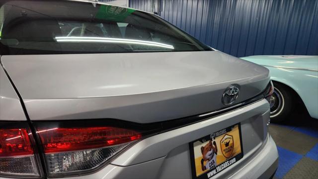 Photo of 2021 Classic Silver Metallic Toyota Corolla