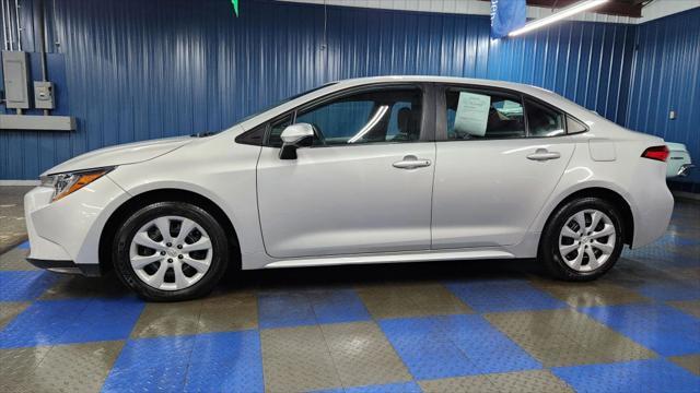 Photo of 2021 Classic Silver Metallic Toyota Corolla