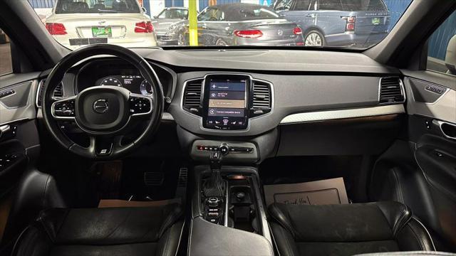 Photo of 2017 Onyx Black Metallic Volvo XC90