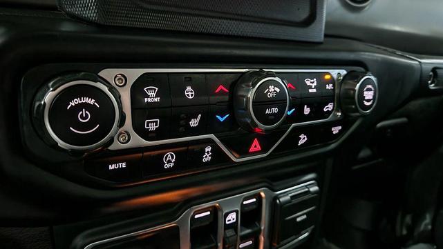 Photo of 2020 Gray Jeep Wrangler Unlimited