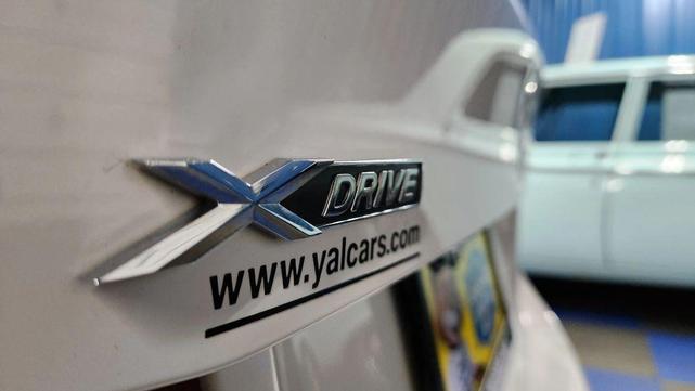 Photo of 2013 White BMW 328