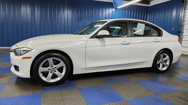 Photo of 2013 White BMW 328